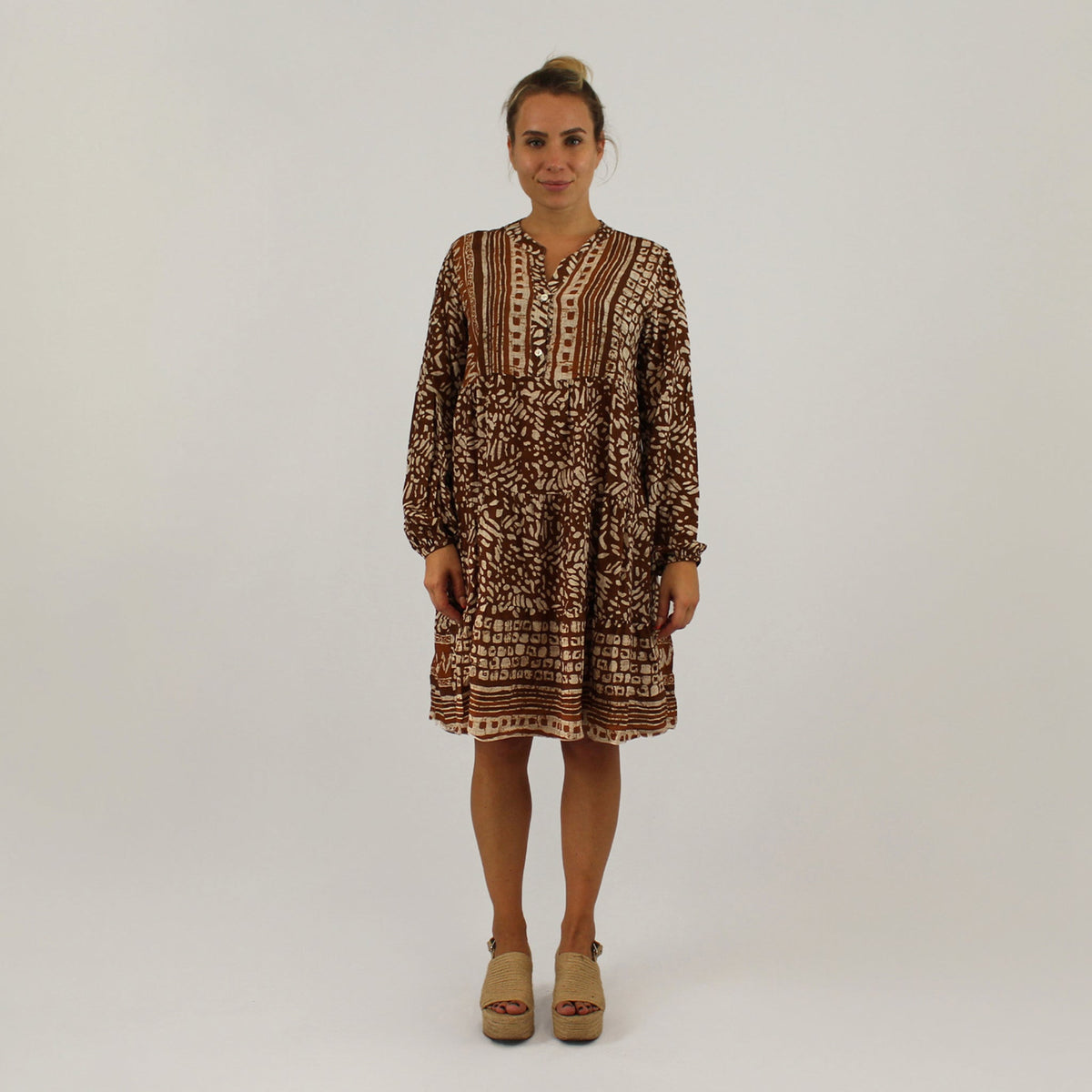 Knopfleisten-Kleid mit Druck - Braun
