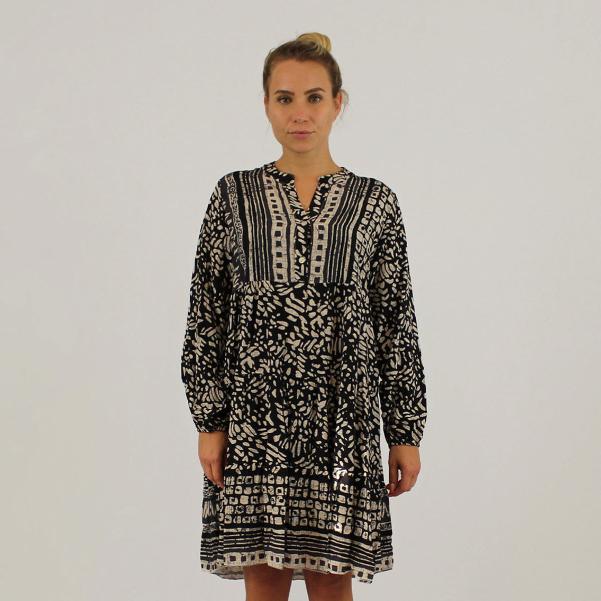 Knopfleisten-Kleid mit Druck - Schwarz