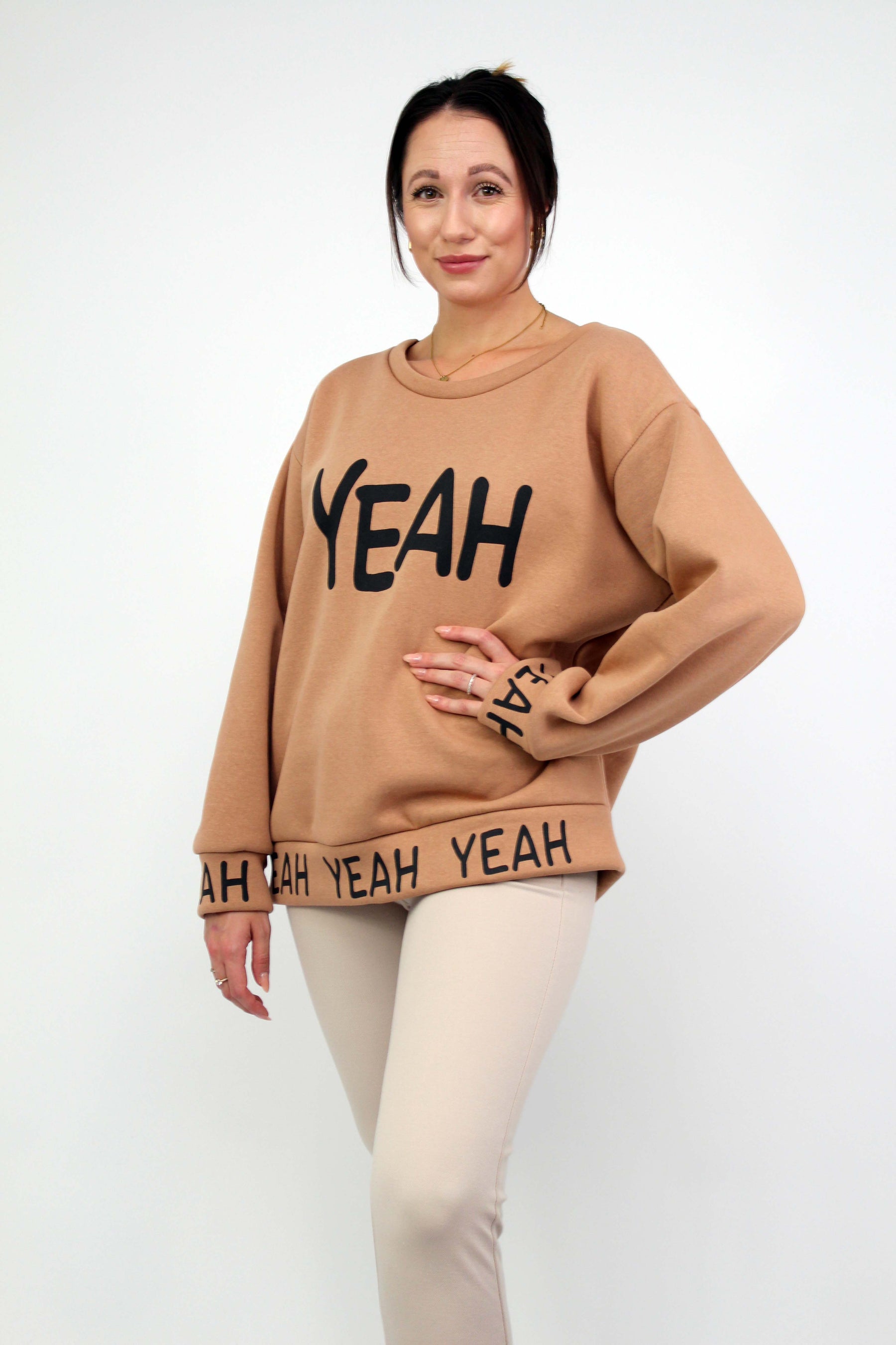 Sweatshirt "YEAH" - Camel