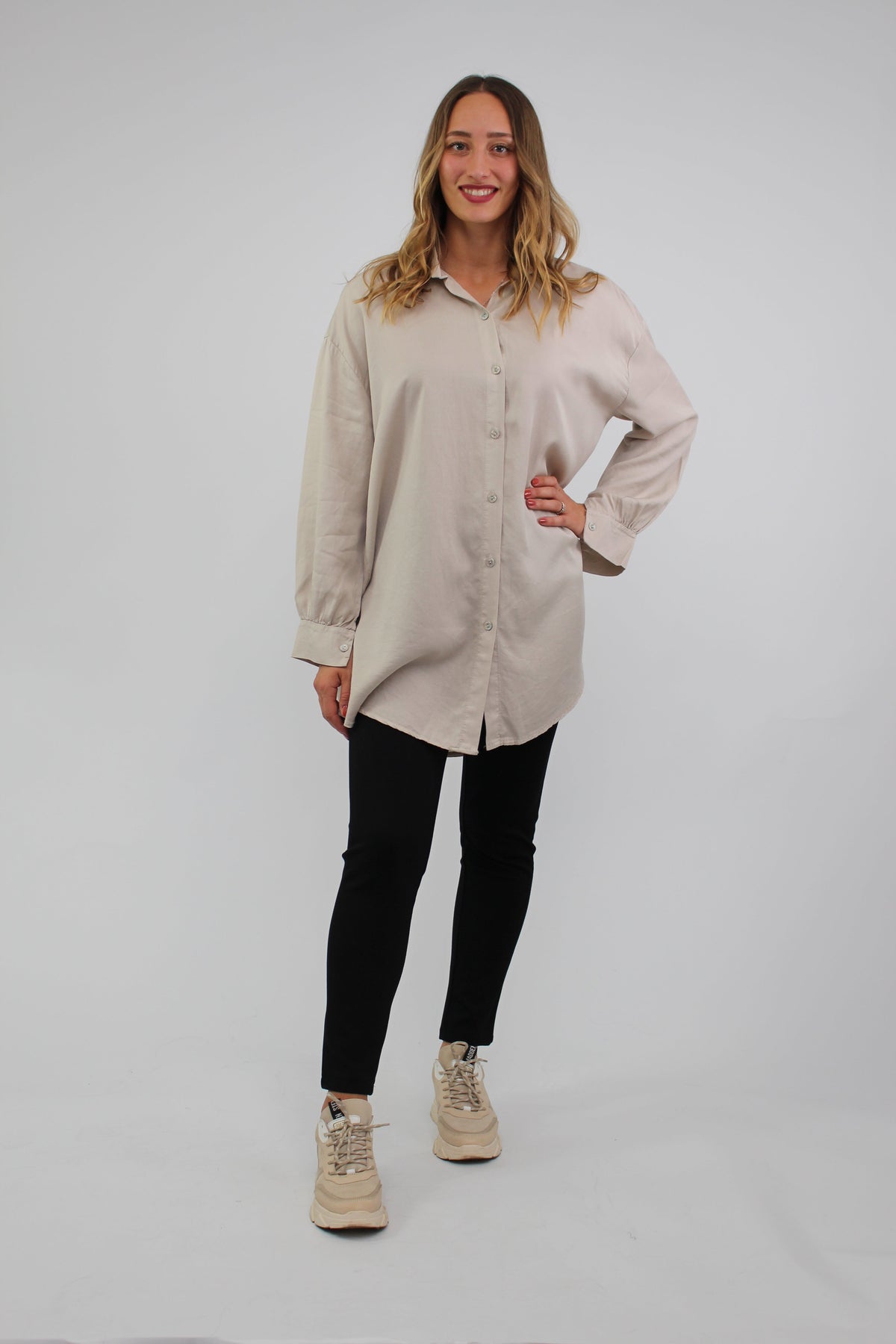 Bluse mit Knopfleiste - Beige