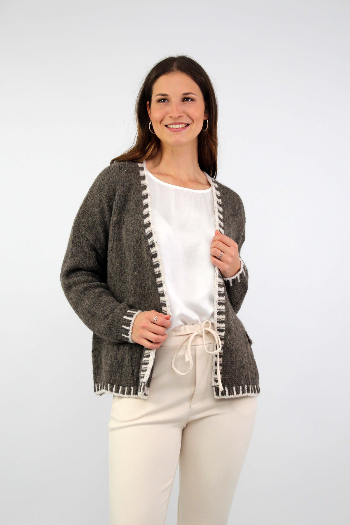 Strickjacke mit Kontrast-Rand - Braun