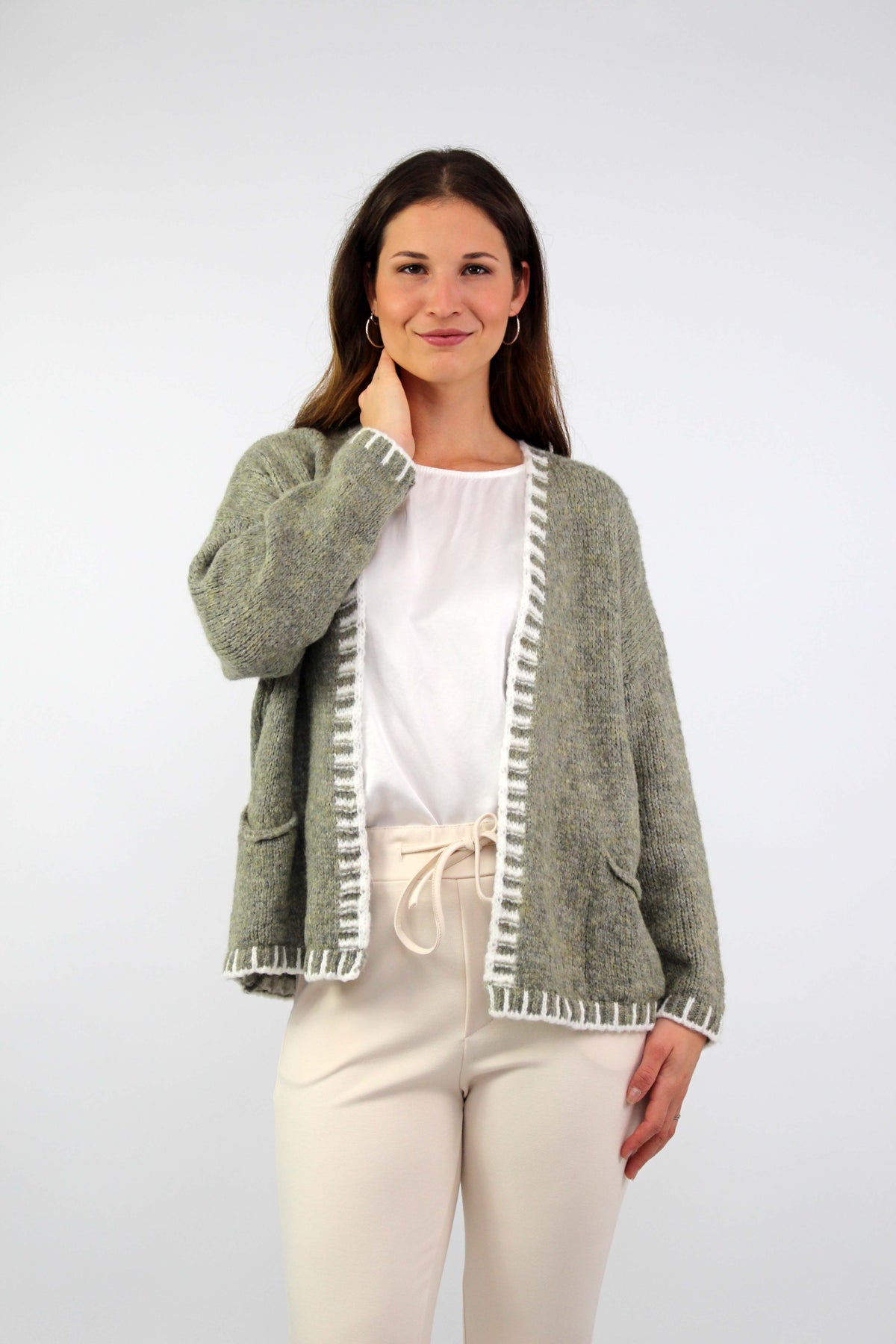 Strickjacke mit Kontrast-Rand - Salbei