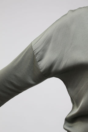 Seidenshirt mit V-Ausschnitt - Khaki