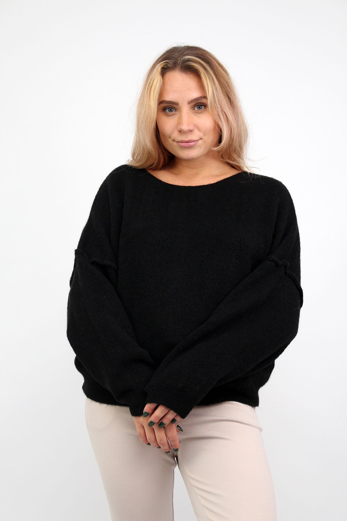 Pullover mit aufgesetzter Naht - Schwarz