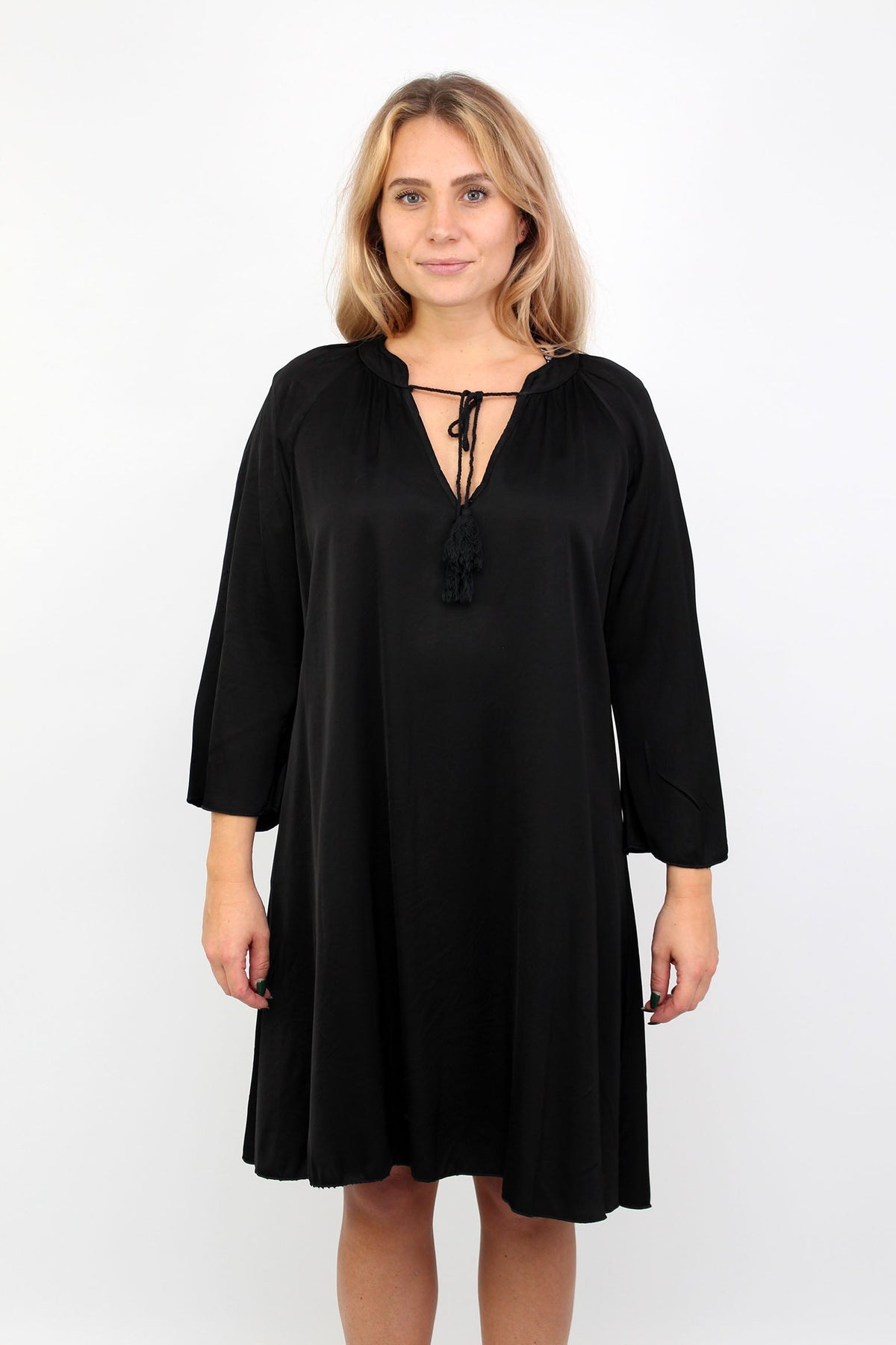 Seidenkleid mit Kordel - Schwarz