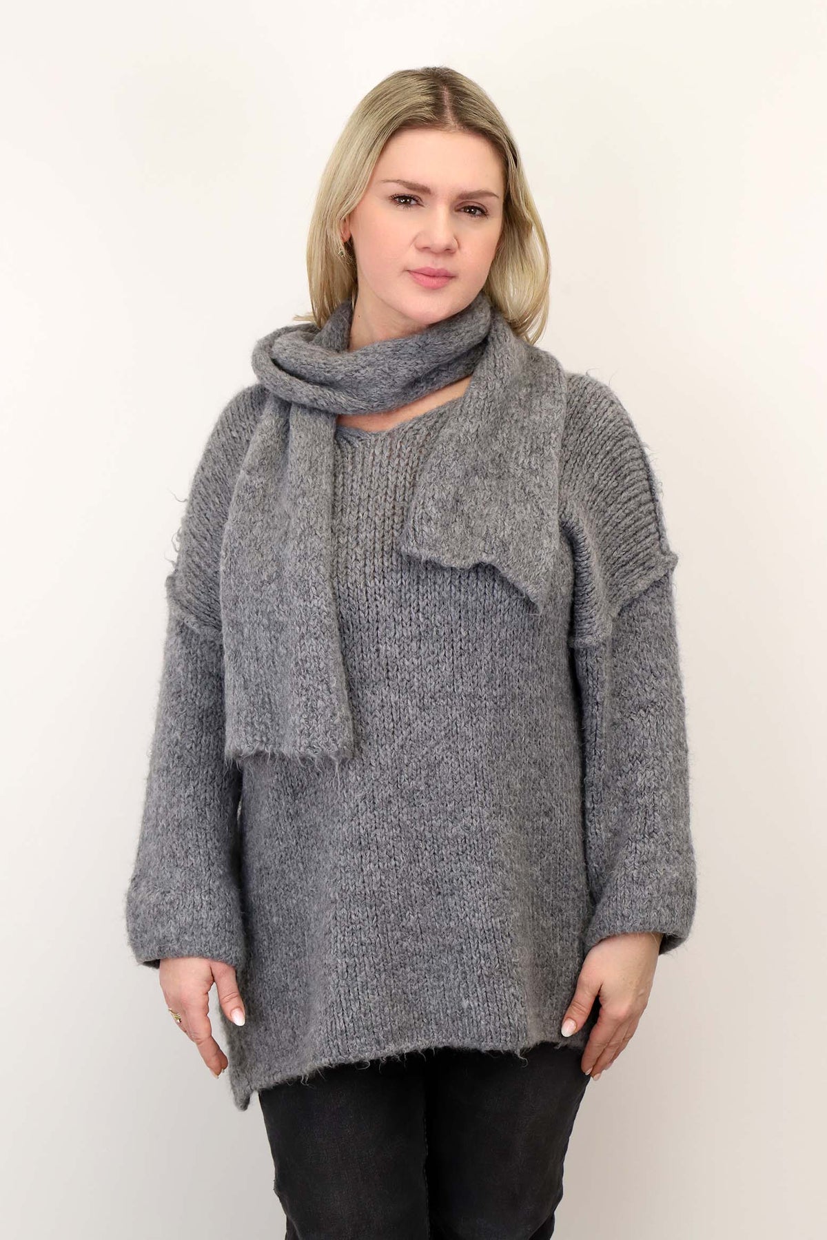 Pullover "Oversize" mit Schal - Grau