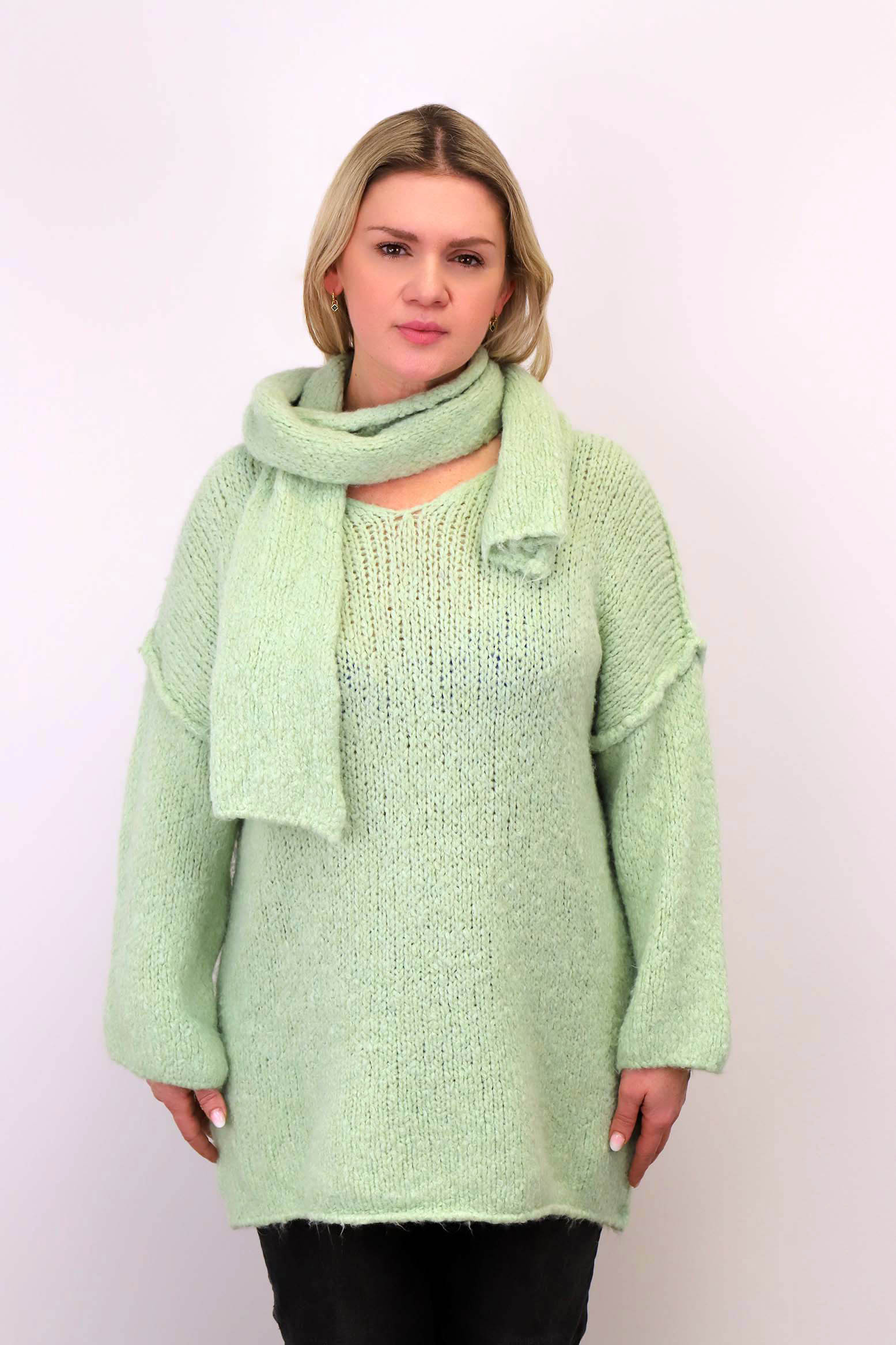 Pullover "Oversize" mit Schal - Hellgrün