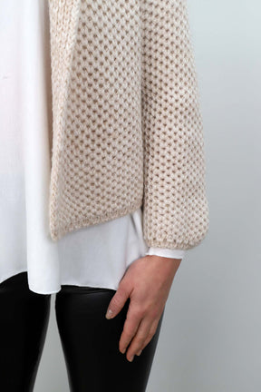 Kurze Strickjacke - Beige