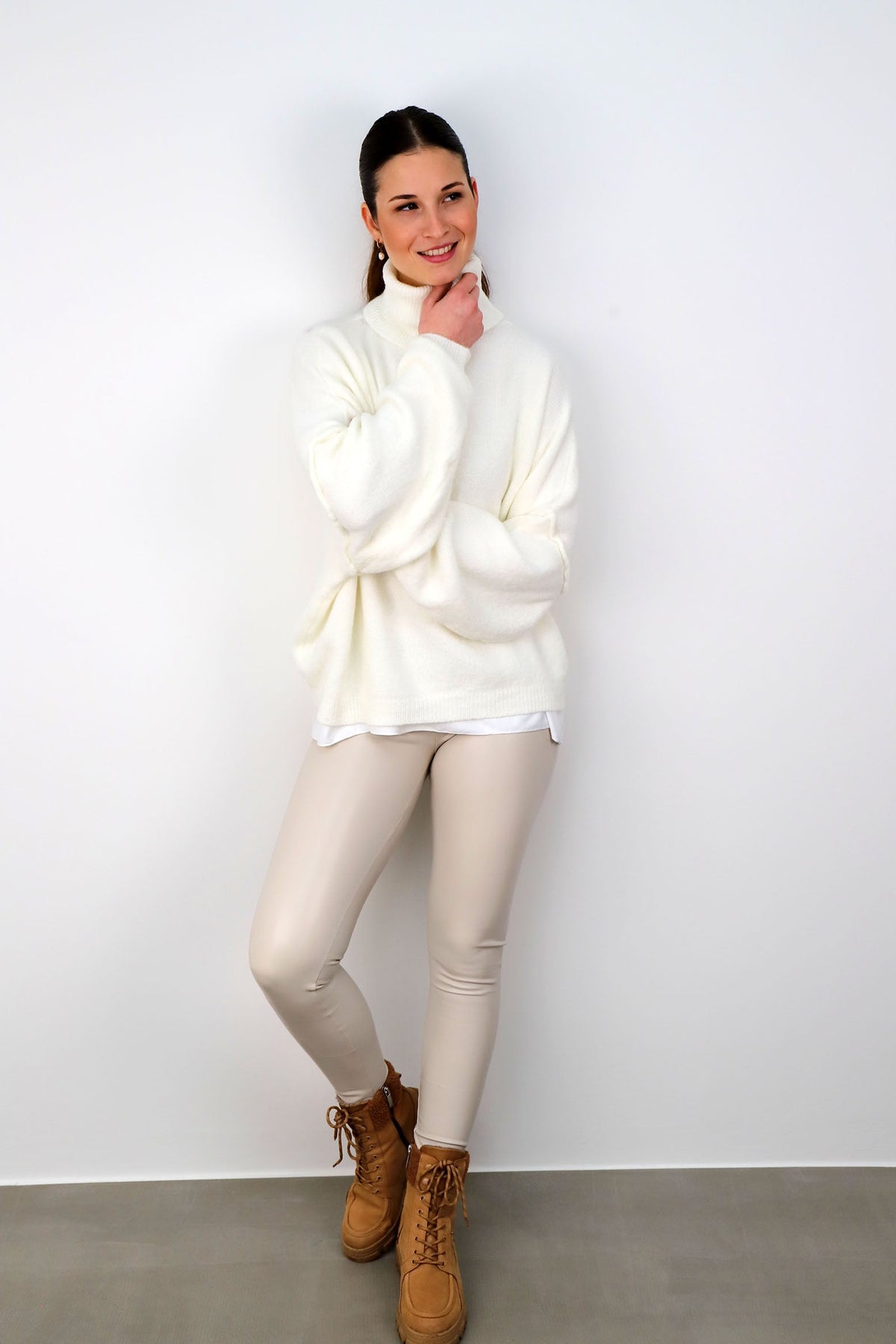 Pullover Rollkragen "Naht" - Wollweiß