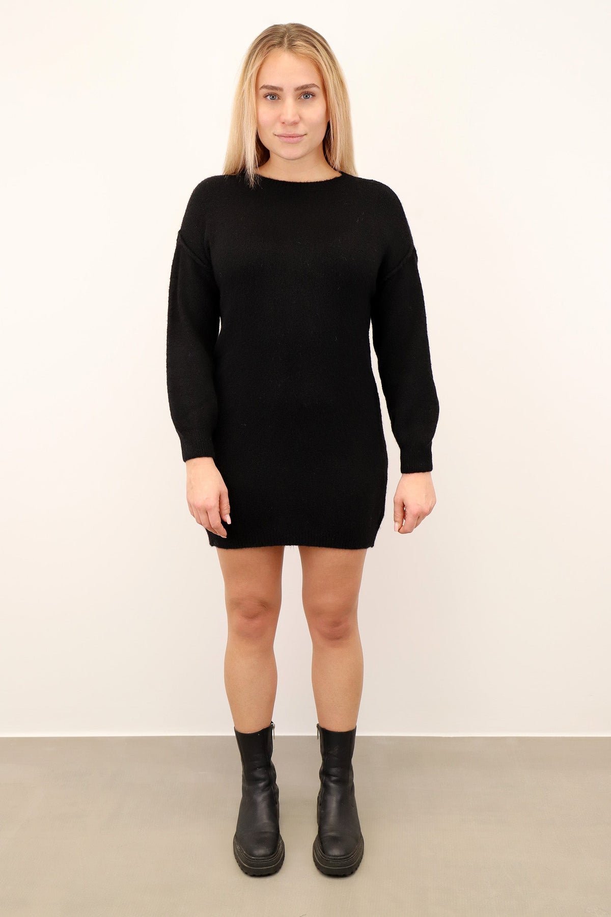 Longpullover / Kleid mit aufgesetzter Naht - Schwarz