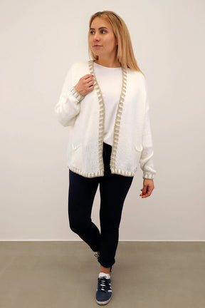 Selected Touch - Strickjacke mit Kontrast-Rand - Wollweiß