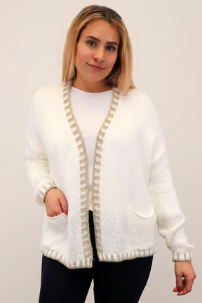 Selected Touch - Strickjacke mit Kontrast-Rand - Wollweiß