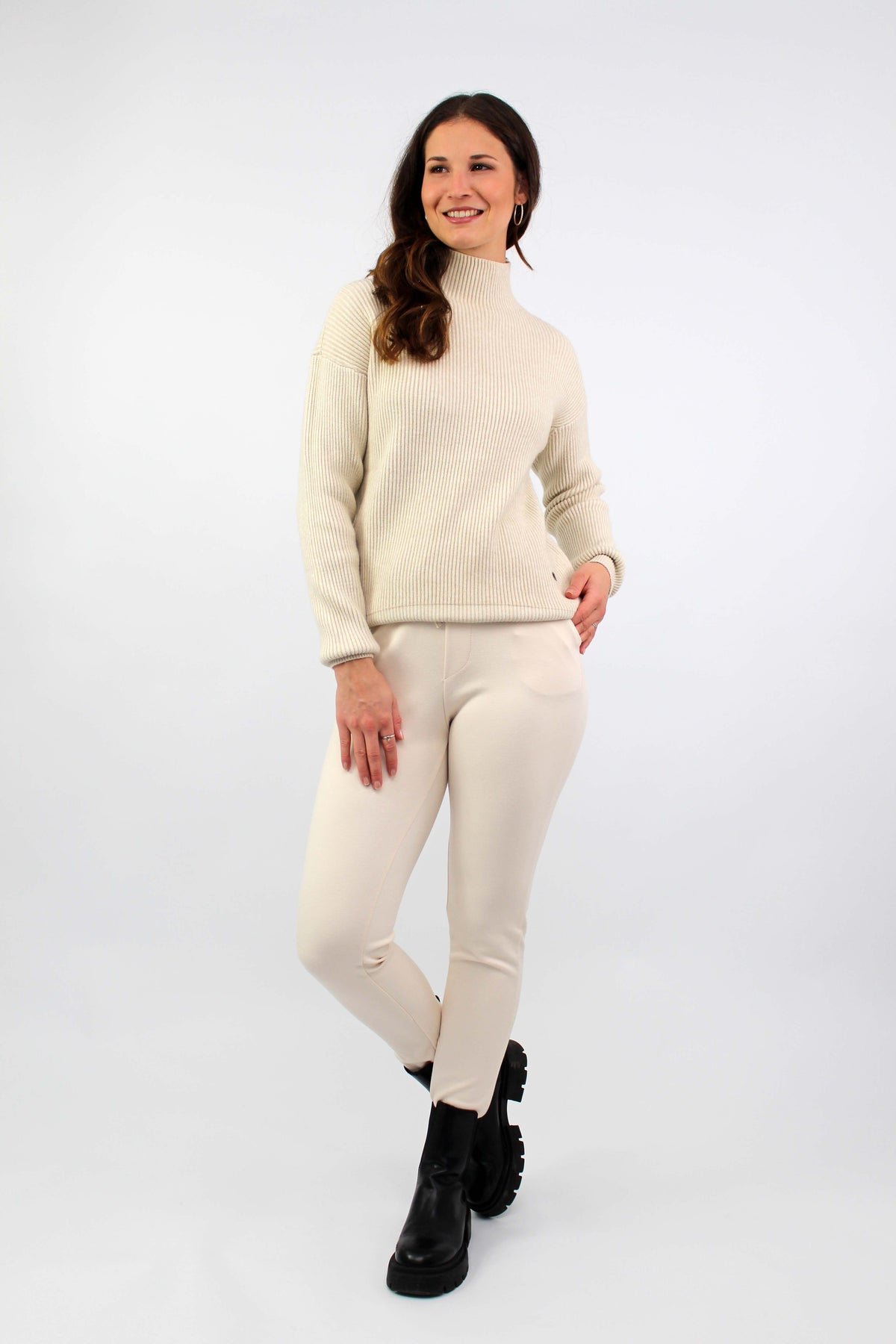 Pullover mit Stehkragen - Beige