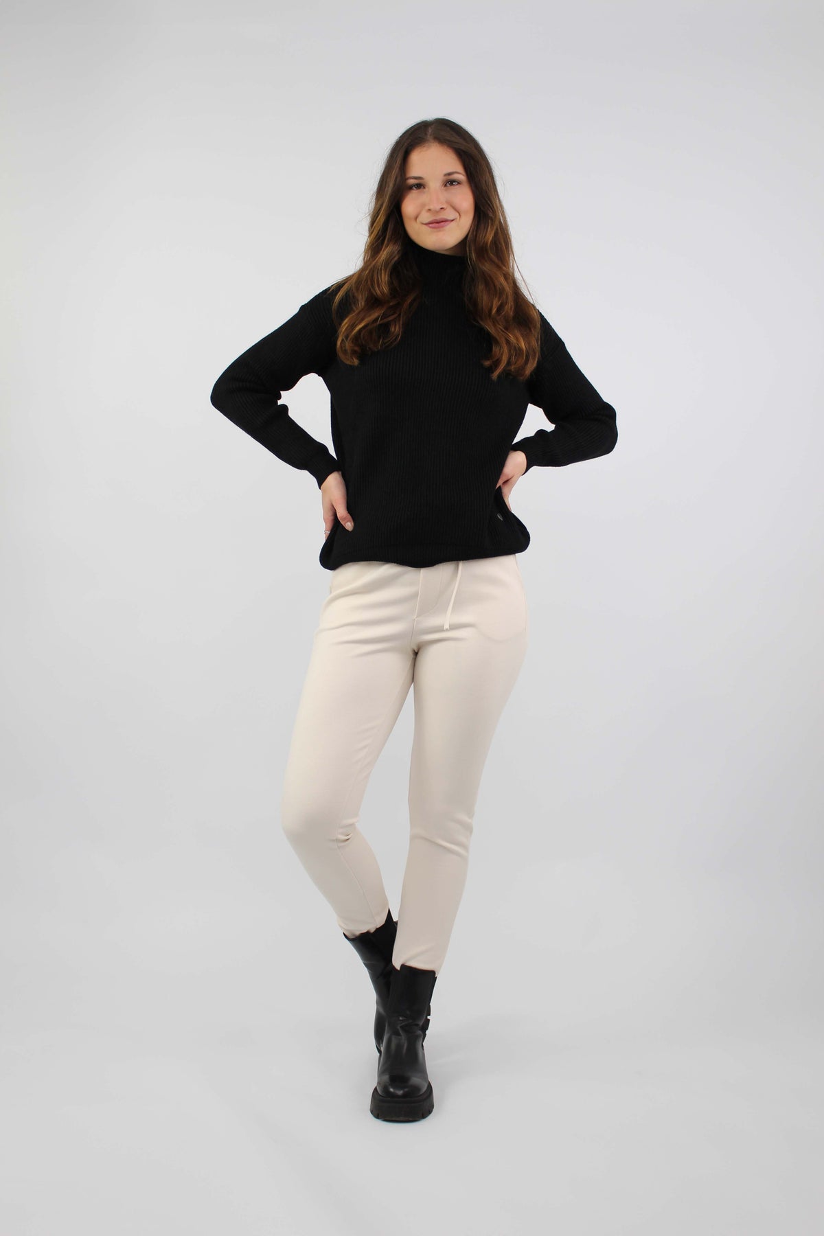 Pullover mit Stehkragen - Schwarz